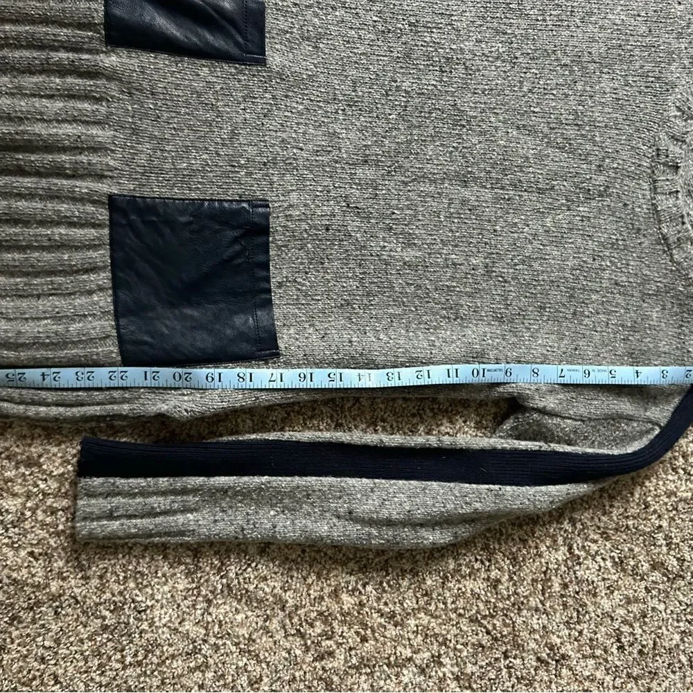 Tommy Hilfiger Women’s Gray Cotton/Wool Sweater with Blue Pockets Size Small